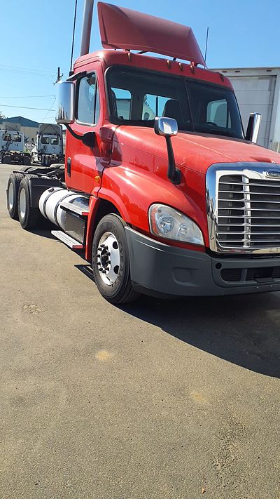 2018 Freightliner CASCADIA 125