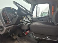 2020 Freightliner M2 106