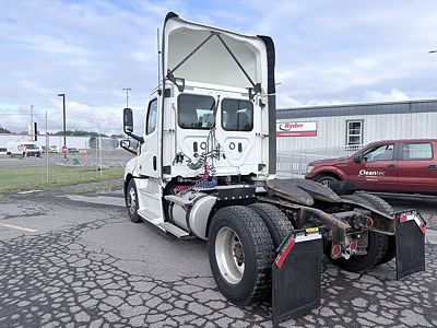 2020 Freightliner NEW CASCADIA 126