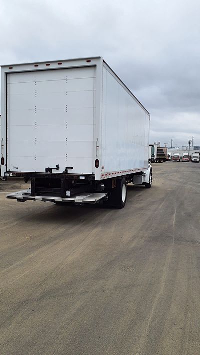 2017 Freightliner M2 106