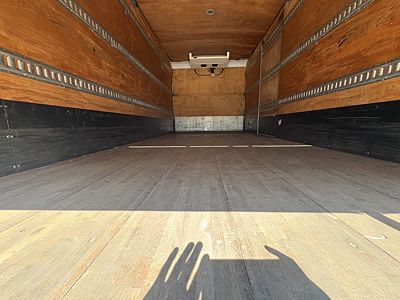 2018 Freightliner M2 106