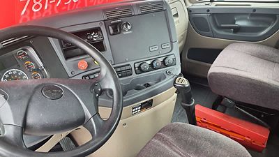 2020 Freightliner CASCADIA 113