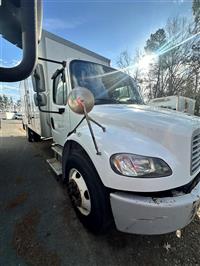 2018 Freightliner M2 106