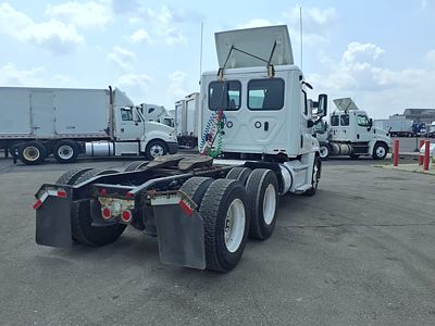 2019 Freightliner CASCADIA 125
