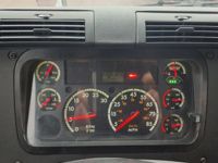 2016 Freightliner CASCADIA 113