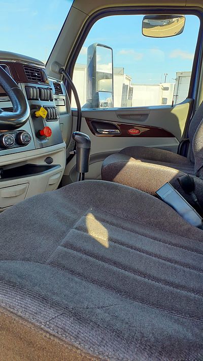 2019 Peterbilt 579