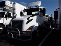 2020 Volvo VNL64T-300