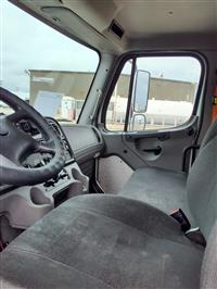 2018 Freightliner M2 106