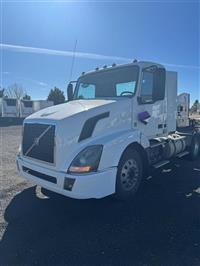 2017 Volvo VNL64T