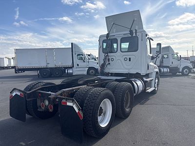 2018 Freightliner CASCADIA 125