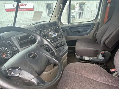 2020 Freightliner CASCADIA 125