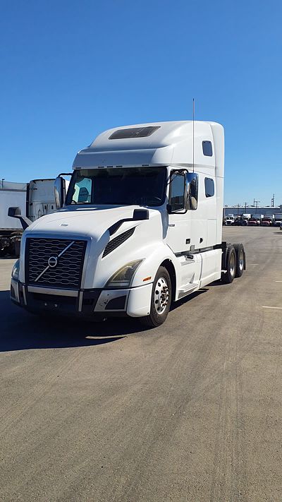 2020 Volvo VNL64T-760