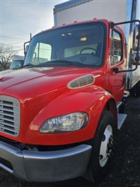 2018 Freightliner M2 106
