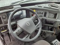2019 Volvo VNL64T-300