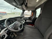 2021 Freightliner NEW CASCADIA PX12664