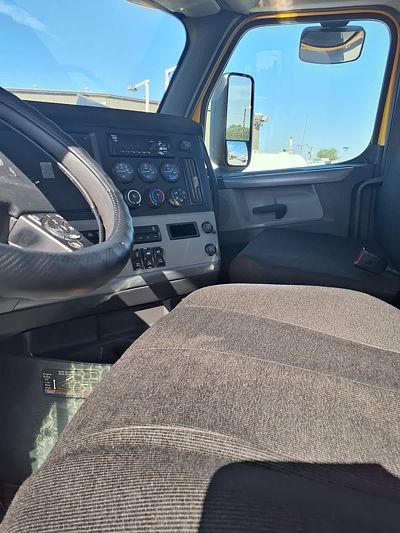 2020 Freightliner NEW CASCADIA 116
