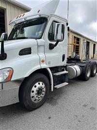 2016 Freightliner CASCADIA 113