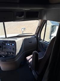 2017 Freightliner CASCADIA 125