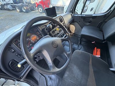 2021 Freightliner M2 106