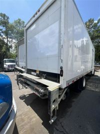 2018 Freightliner M2 106