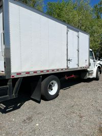 2018 Freightliner M2 106