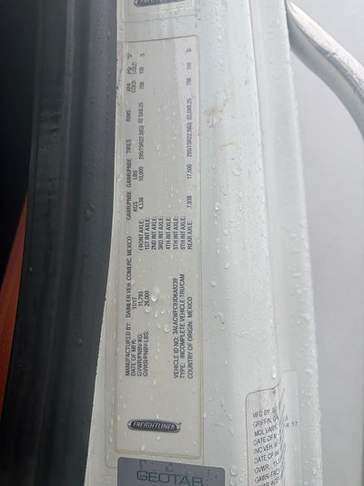 2018 Freightliner M2 106