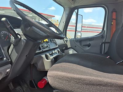 2018 Freightliner M2 106