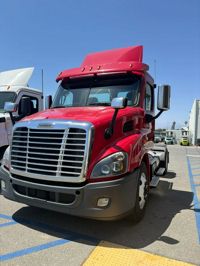 2019 Freightliner CASCADIA 113