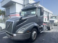 2019 Volvo VNL64T-300
