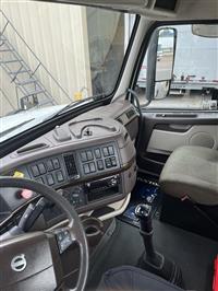 2016 Volvo VNL42T