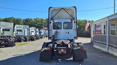 2019 Freightliner NEW CASCADIA 126
