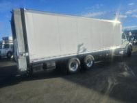 2018 Freightliner M2 106