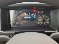 2020 Volvo VNL64T-300