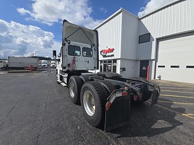 2019 Freightliner CASCADIA 125