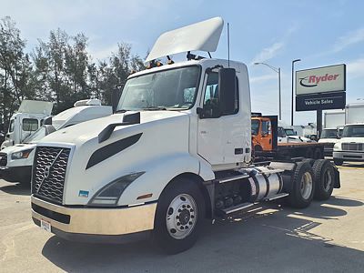 2019 Volvo VNL64T-300