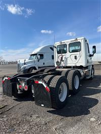 2017 Freightliner CASCADIA 113