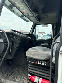 2019 Volvo VNL64T-760
