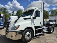 2019 Freightliner NEW CASCADIA 126