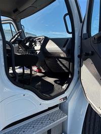 2016 Freightliner M2 106