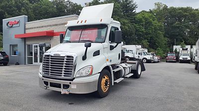 2020 Freightliner CASCADIA 113