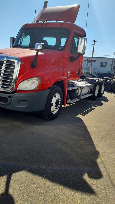 2018 Freightliner CASCADIA 125