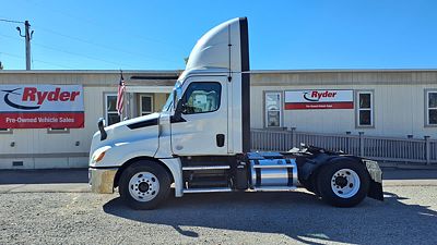 2019 Freightliner NEW CASCADIA 126