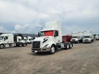 2019 Volvo VNL64T-300