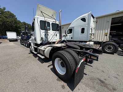 2018 Freightliner CASCADIA 125