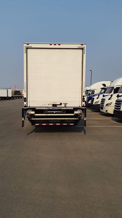 2018 Freightliner M2 106