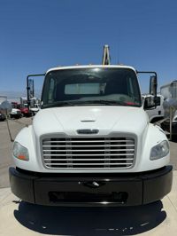 2016 Freightliner M2 106