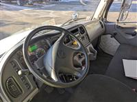 2017 Freightliner M2 106