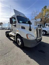 2015 Freightliner CASCADIA 113