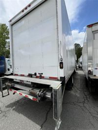 2018 Freightliner M2 106