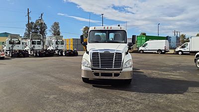 2016 Freightliner CASCADIA 125
